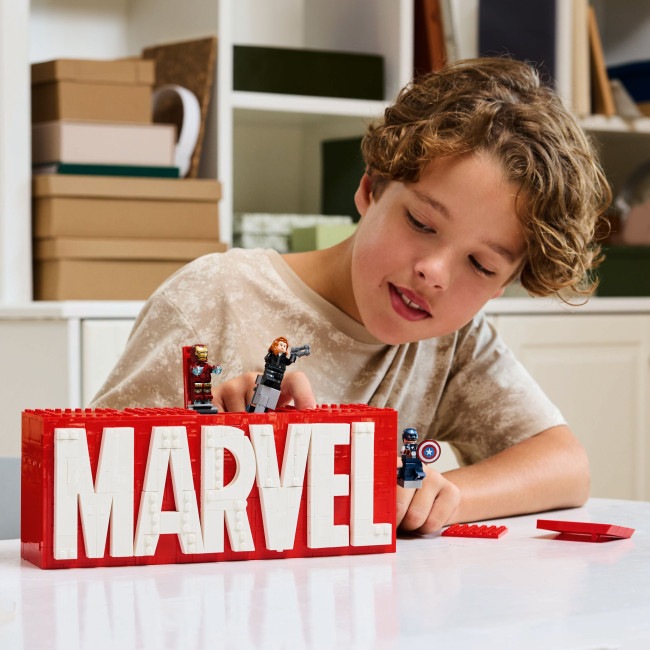 76313 MARVEL logo ja minifiguurid