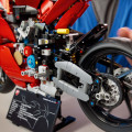 42202 LEGO Technic Ducati Panigale V4 S mootorratas